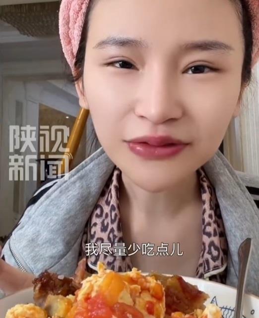 Young Chinese Mukbang Influencer Dies at 24