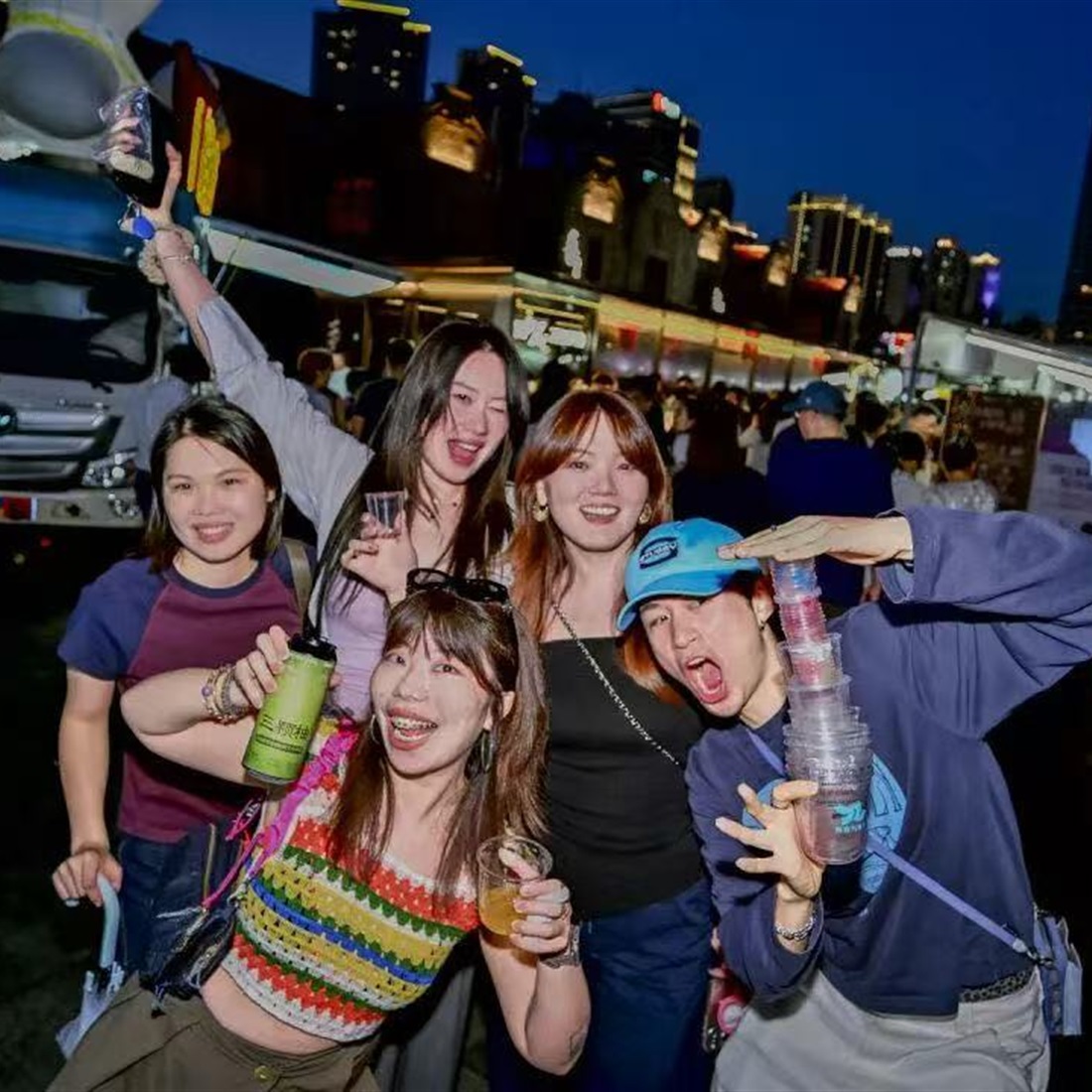 Jiuguang Center Hosts 'Mini-Intoxication' Market to Ignite Jing'an's Autumn Nights