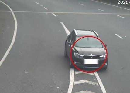 Shanghai Police Stop Driver Suffering Stroke on Expressway
