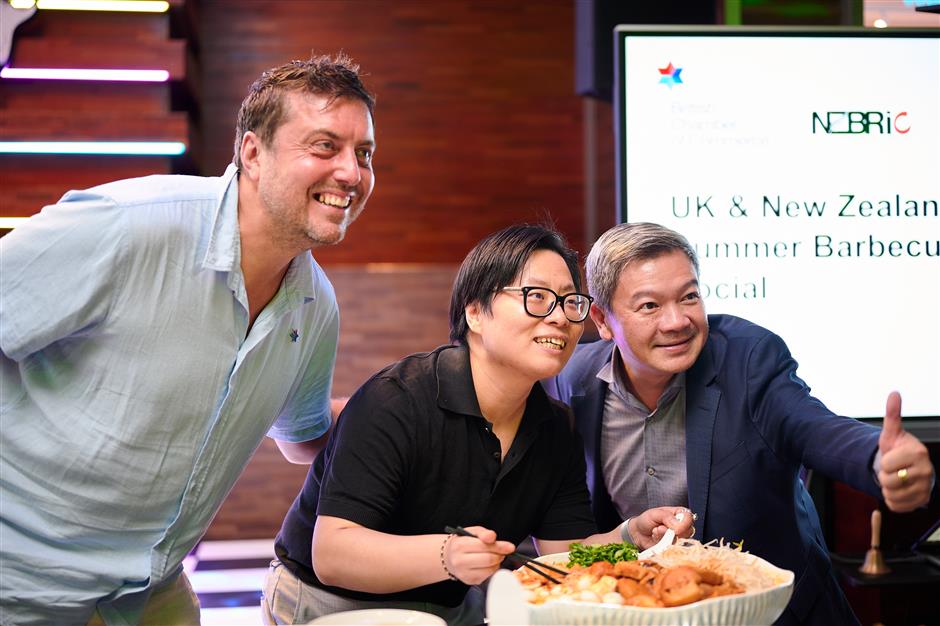 [See & Be Seen] Spot Your Friends @ The BritCham/NZ Weekend BBQ