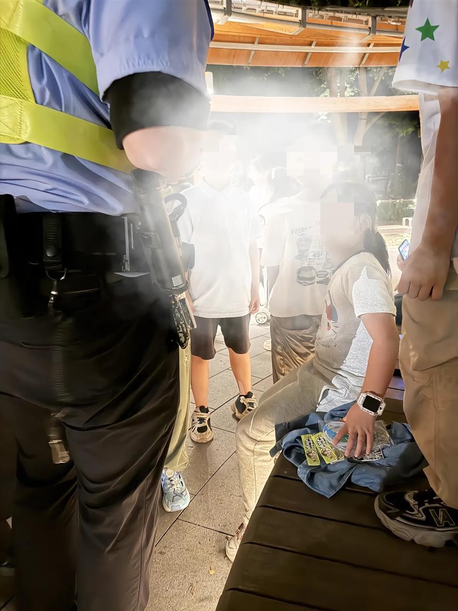 Police Respond After 8-Year-Old Girl Calls 110 Over Playground Dispute in Shanghai