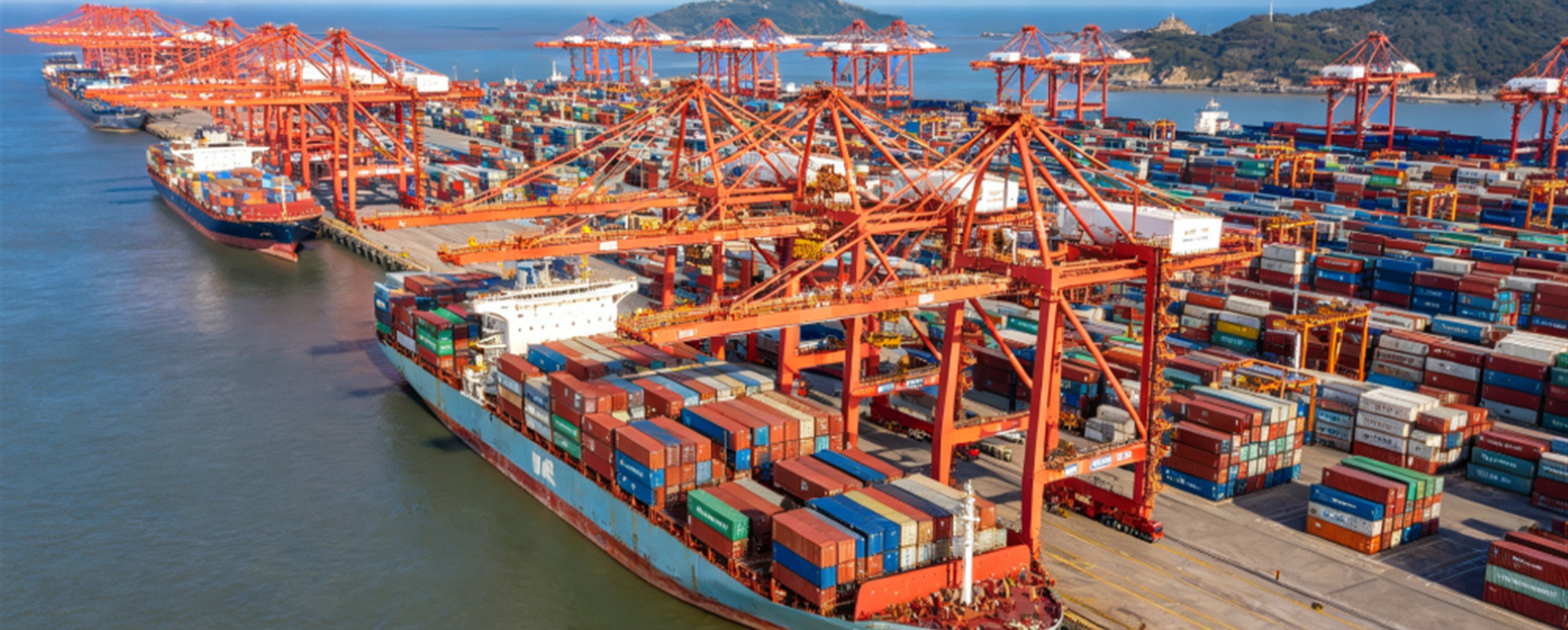 Shanghai Trade Rises 13.1% in August as Exports, Imports Post Double-Digit Gains