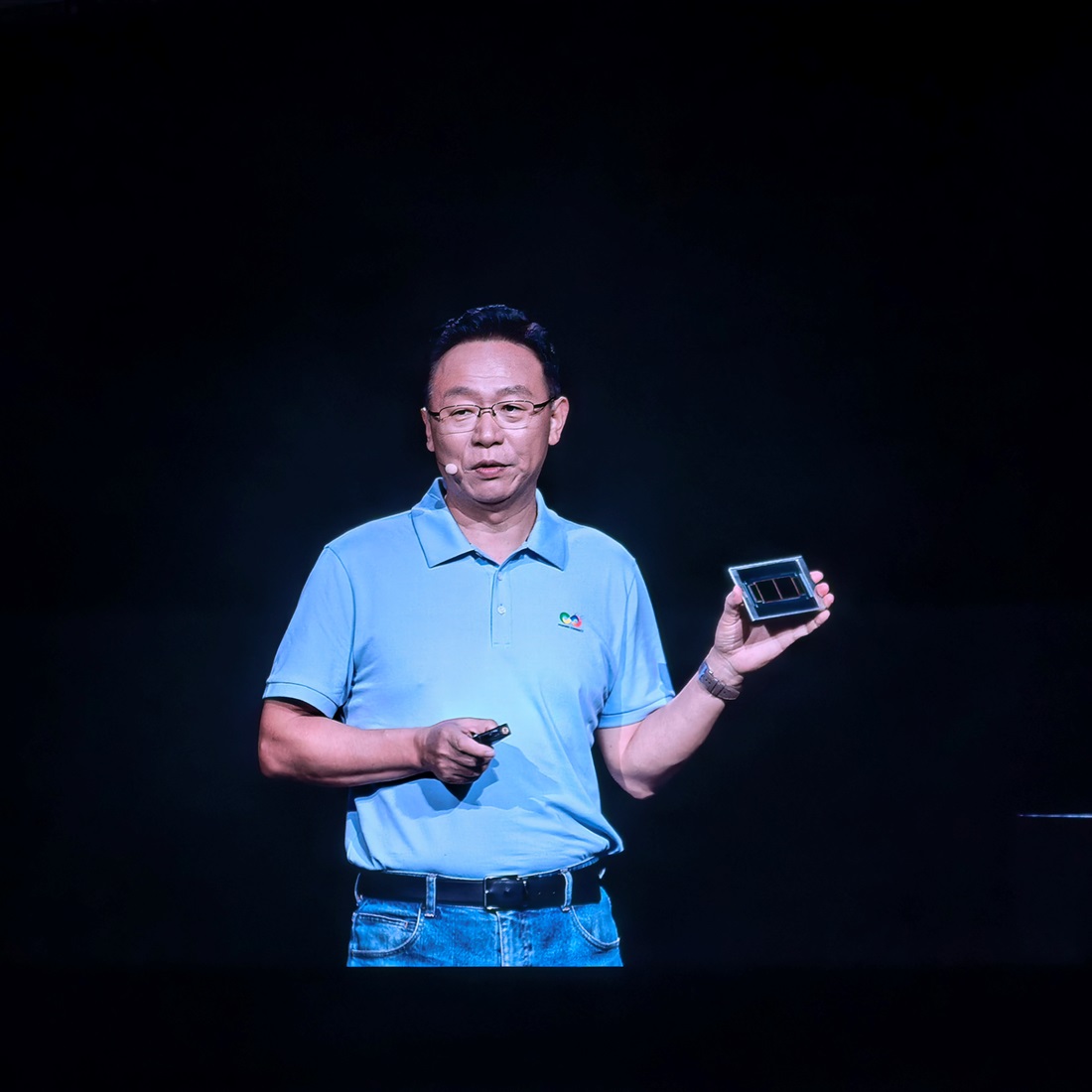 Huawei Accelerates Ascend AI Chip Roadmap as Super-Node Deployments Scale Up