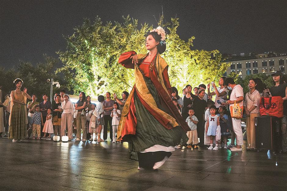 Summer Nights Come Alive Across Minhang's Malls and Communities
