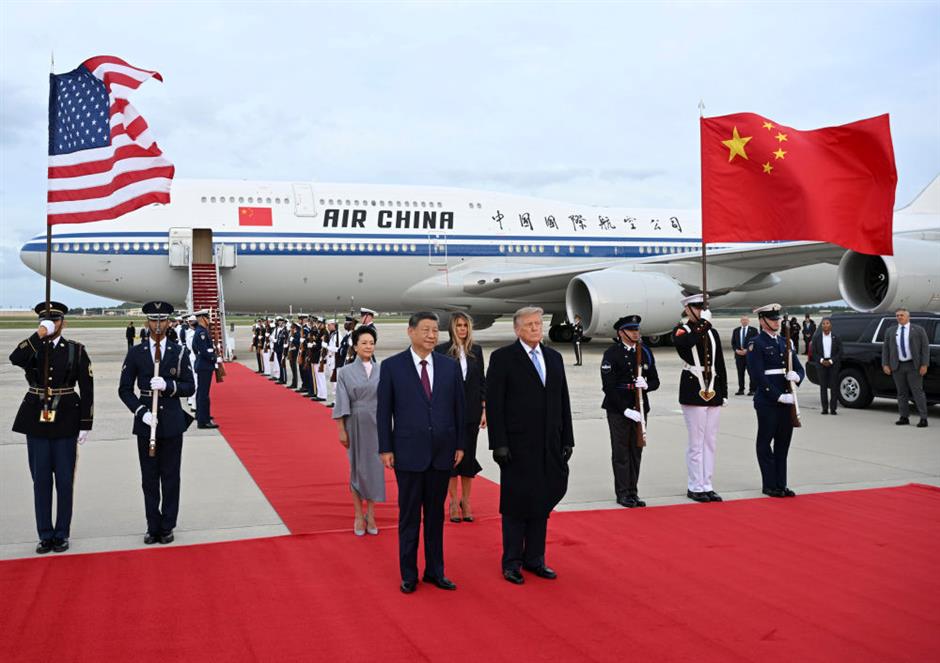 Xi Arrives in Washington for State Visit, Greeted by Trump at Airport
