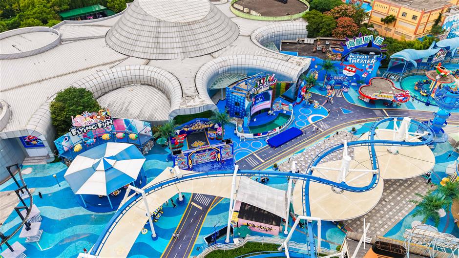 Space Adventures and Spooky Thrills Await at Happy Valley