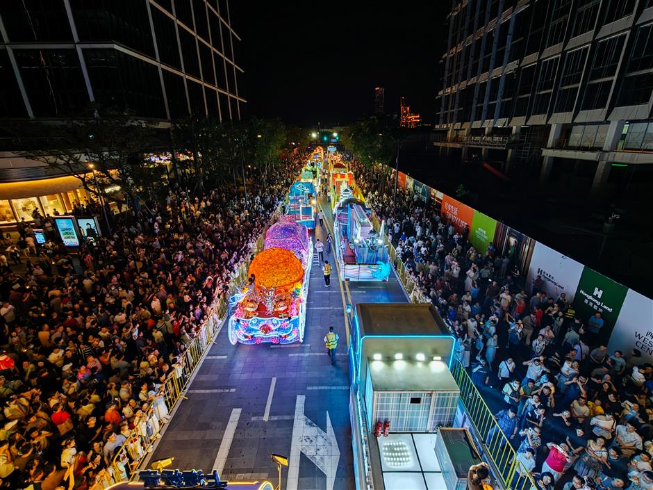 Xuhui Lights Up for a Tang-Style Mid-Autumn Celebration