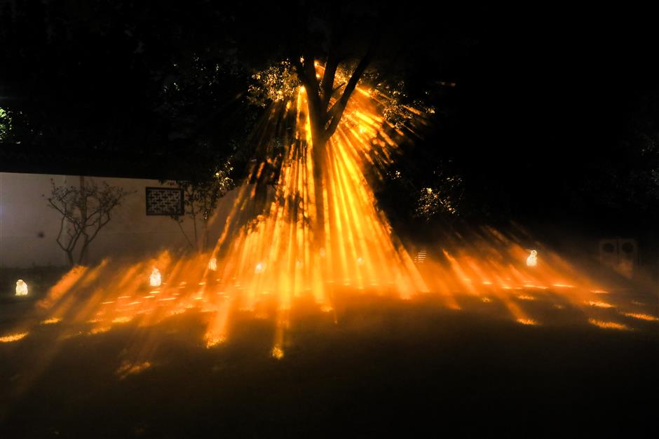 Xuhui Lights Up for a Tang-Style Mid-Autumn Celebration