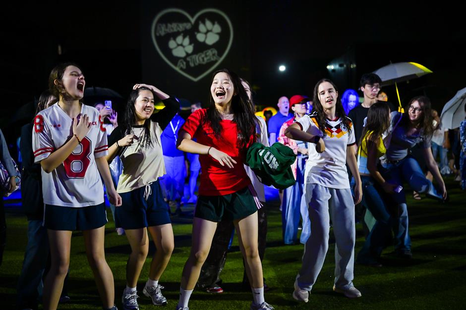 [See & Be Seen] A Ton of Expat Families Weekend Drinking in Qingpu