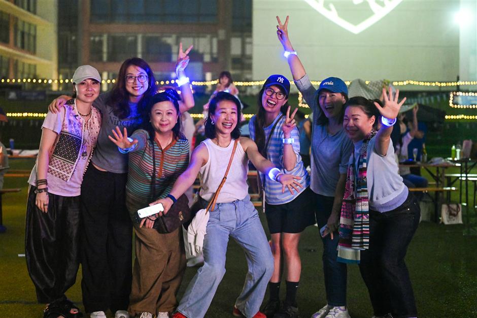 [See & Be Seen] A Ton of Expat Families Weekend Drinking in Qingpu