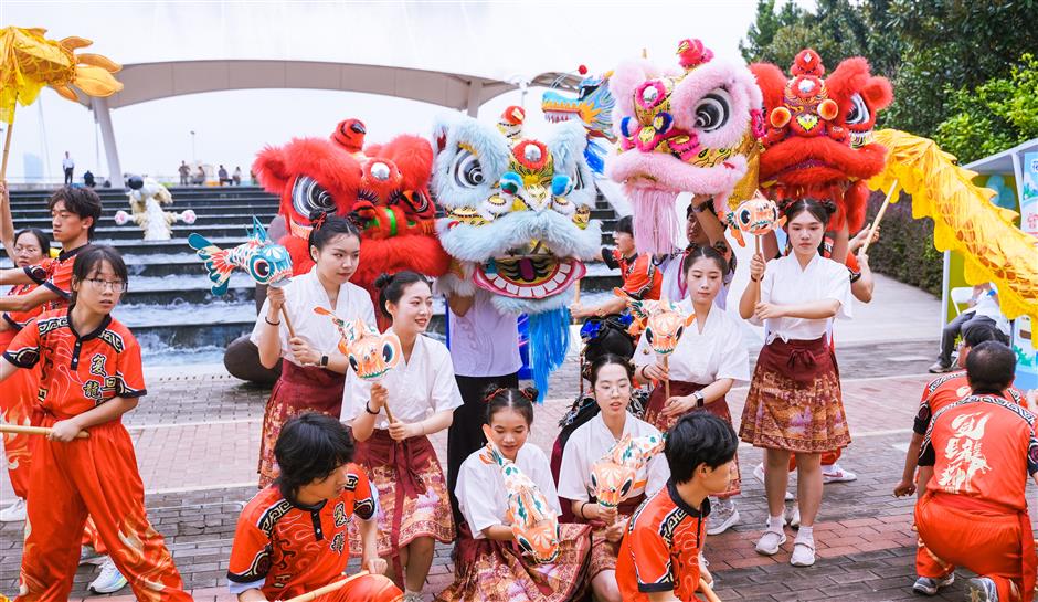 Shanghai College Student Tourism Carnival Opens In Yangpu