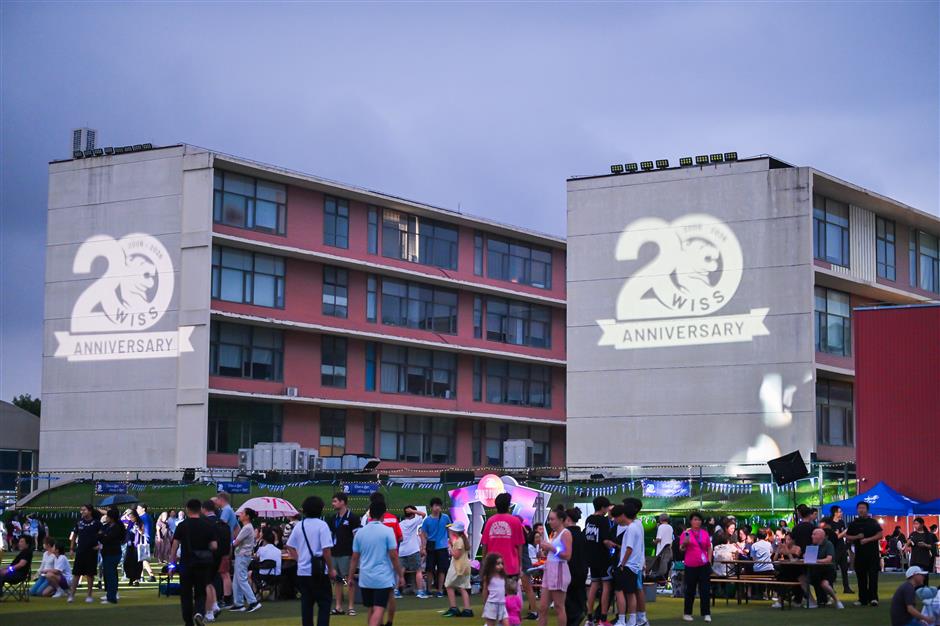 [See & Be Seen] A Ton of Expat Families Weekend Drinking in Qingpu