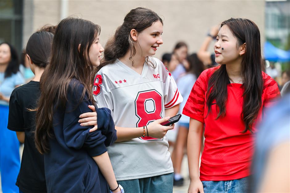[See & Be Seen] A Ton of Expat Families Weekend Drinking in Qingpu