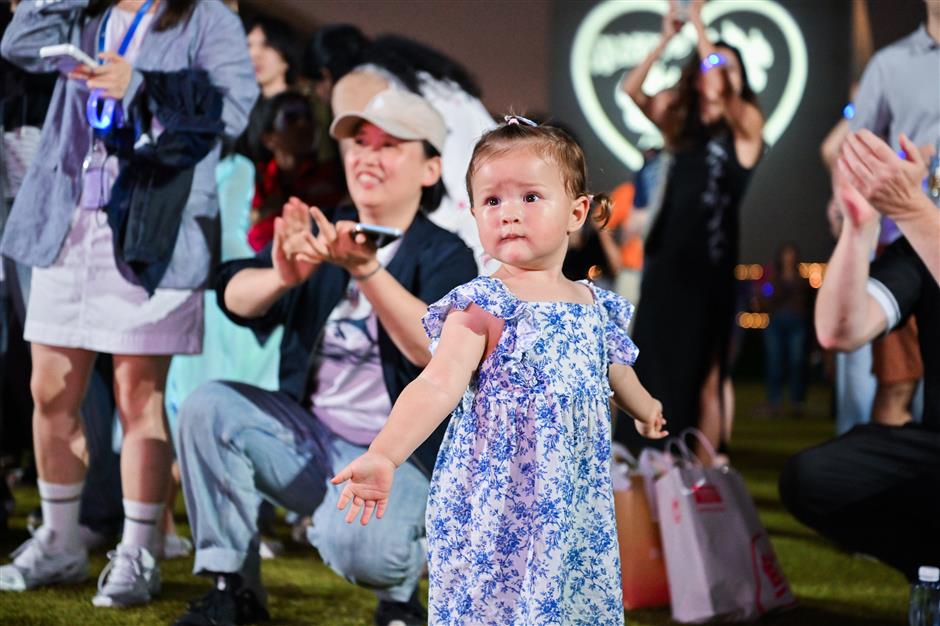 [See & Be Seen] A Ton of Expat Families Weekend Drinking in Qingpu