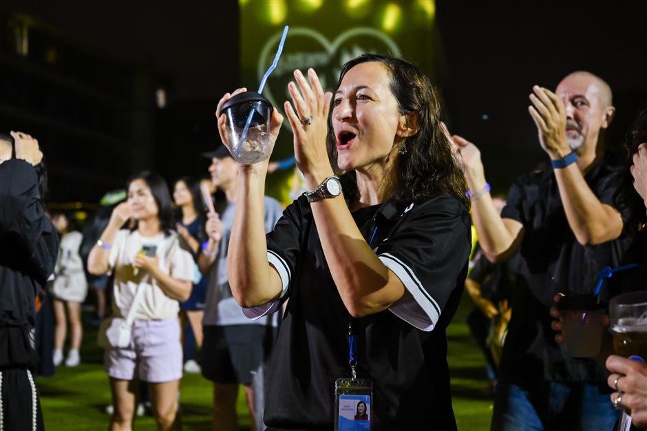 [See & Be Seen] A Ton of Expat Families Weekend Drinking in Qingpu