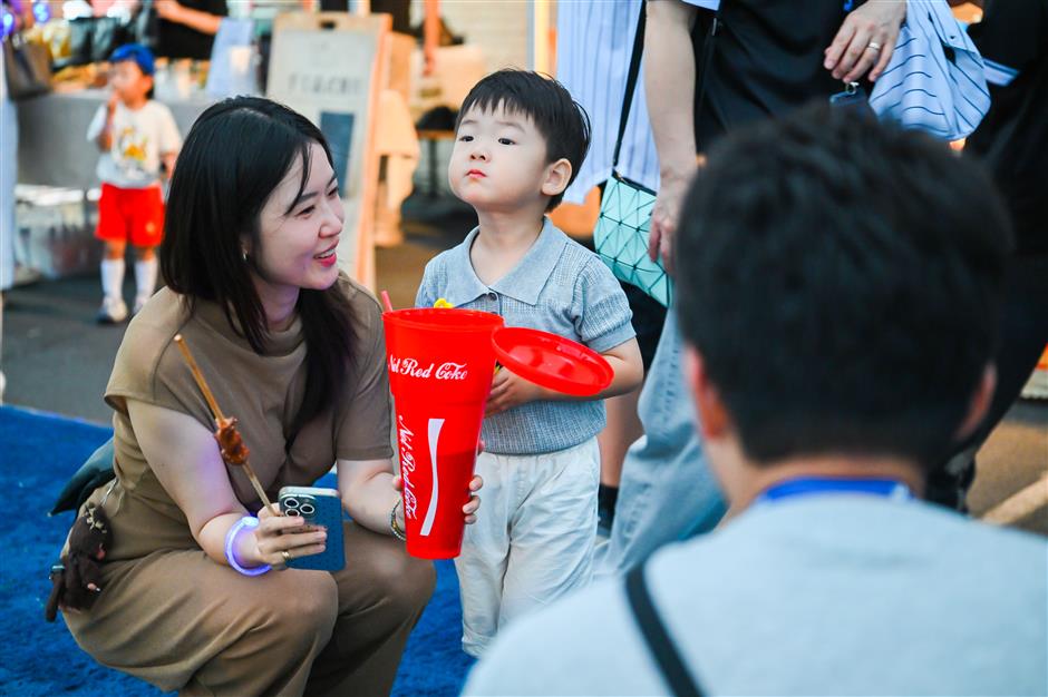 [See & Be Seen] A Ton of Expat Families Weekend Drinking in Qingpu