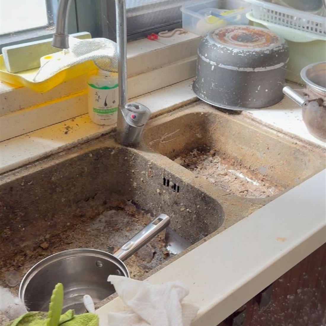Zhuhai Landlord Wins Eviction Order, but Tenant's 13-Year-Old Son Remains at Home