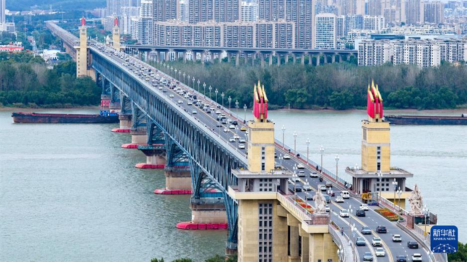 National Day Travel Rush Packs Shanghai Stations as Holiday Begins