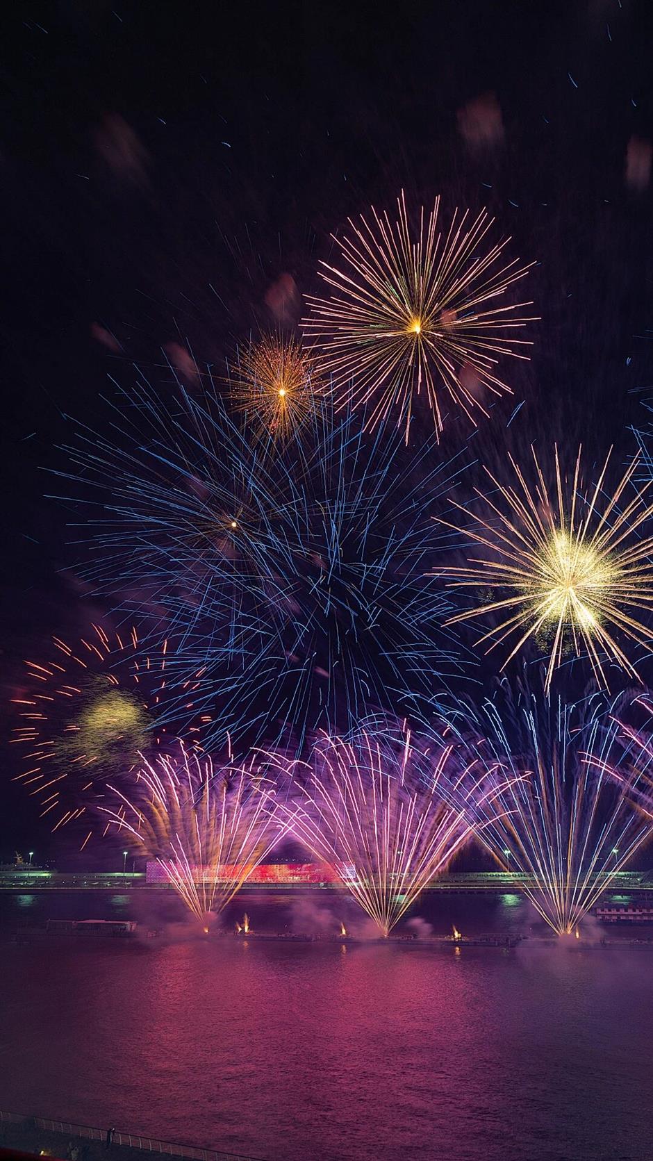 去看大烟花!上海国庆假期的夜空被点亮!