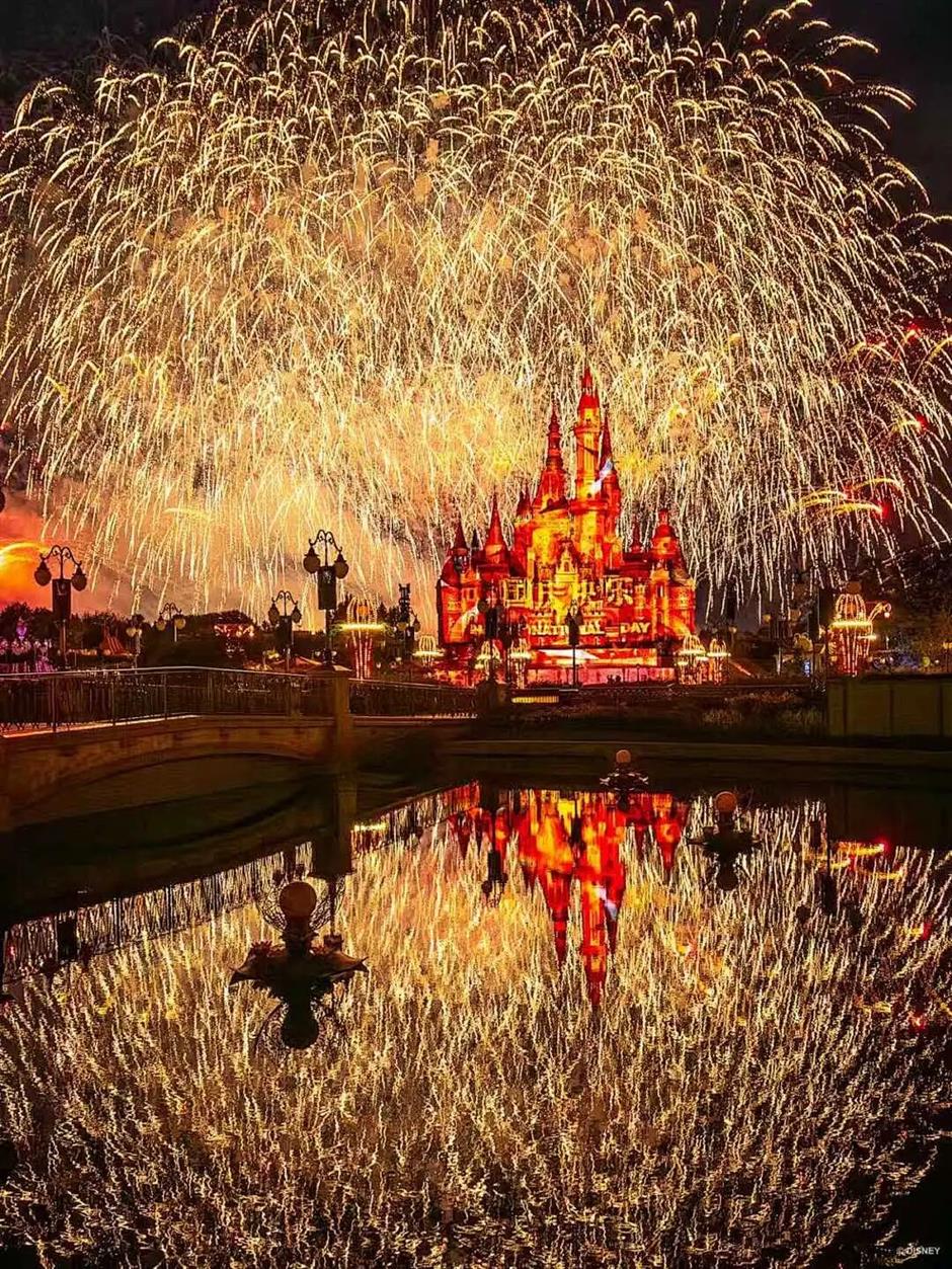 去看大烟花!上海国庆假期的夜空被点亮!