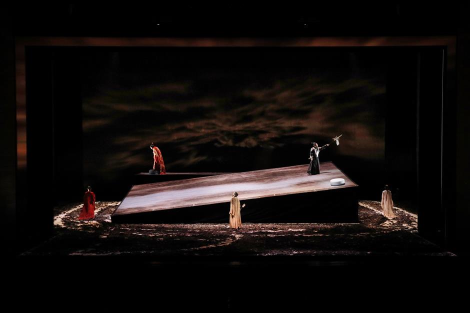 Game of History: A Dance Drama on the Chu-Han Contention