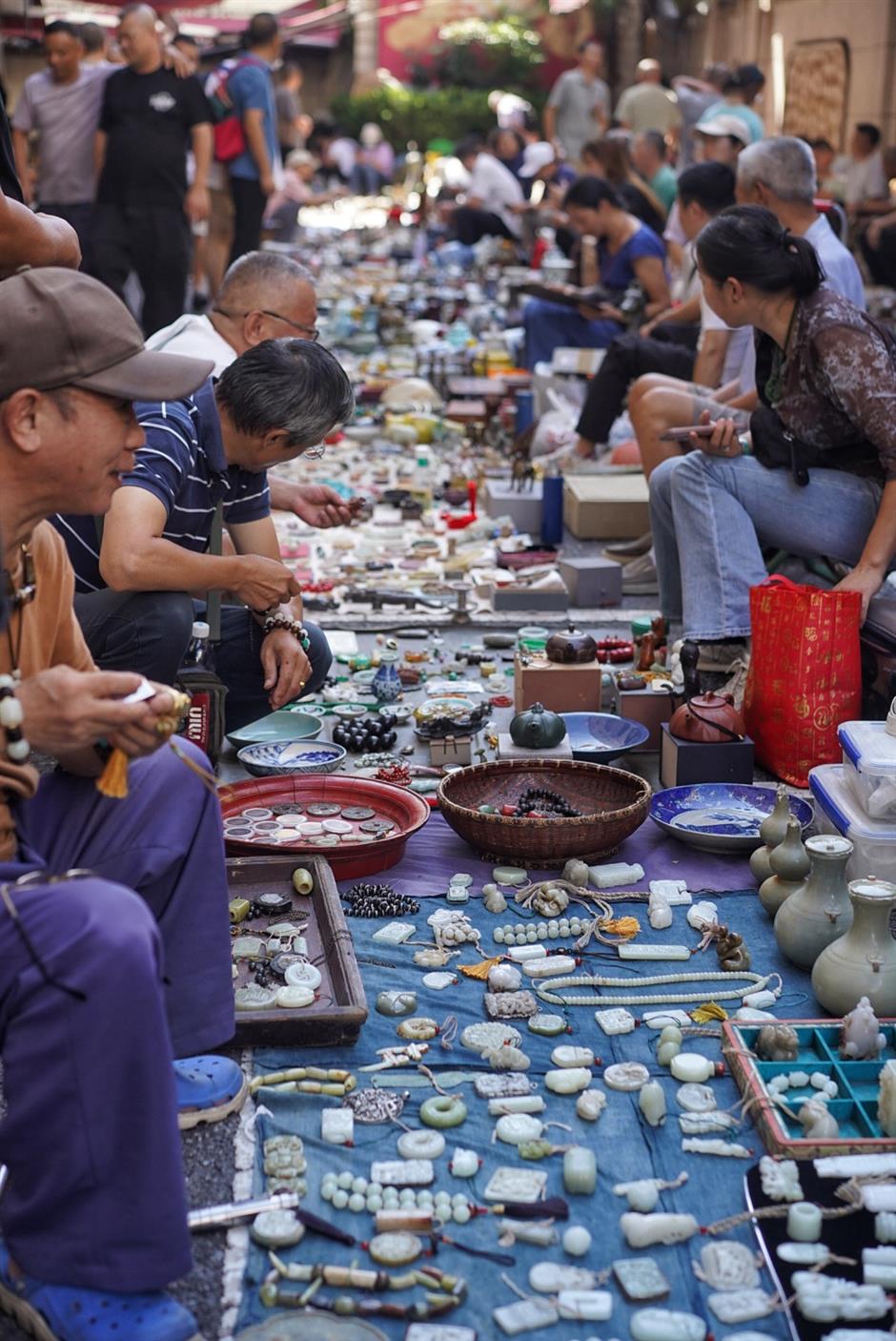 [Hai Guide] Shanghai's Huge Antique Market: Yunzhou Curio City