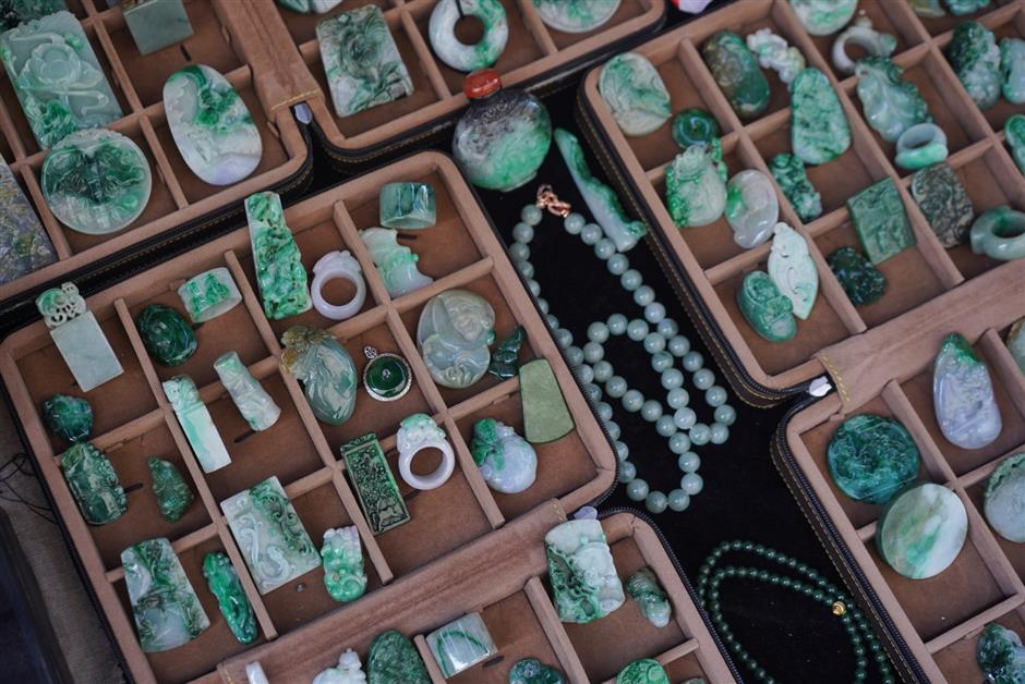 [Hai Guide] Shanghai's Huge Antique Market: Yunzhou Curio City