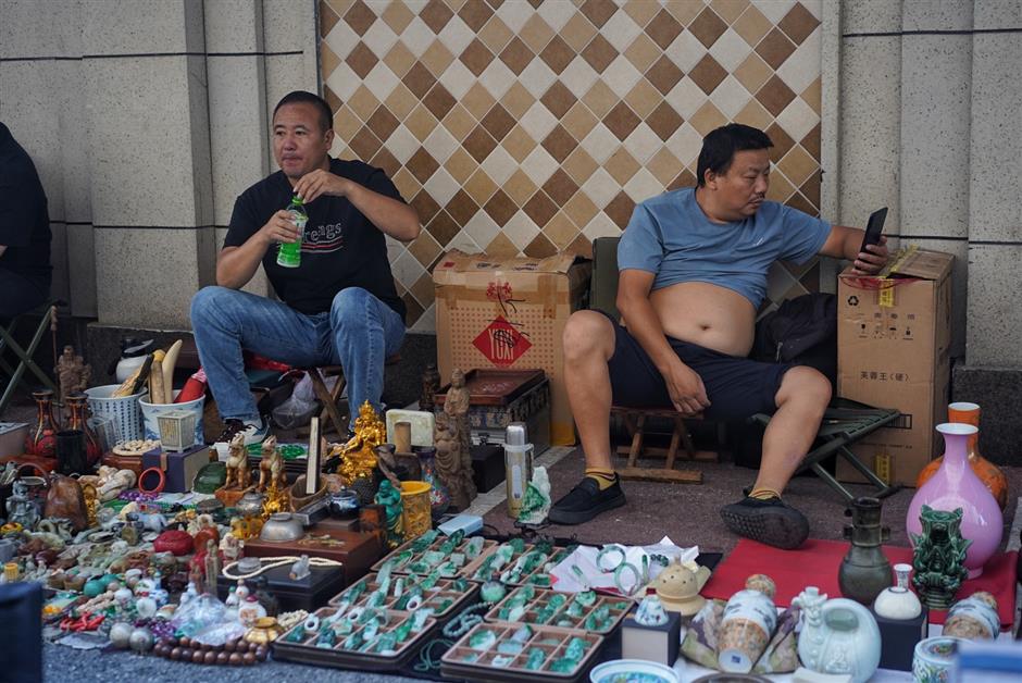 [Hai Guide] Shanghai's Huge Antique Market: Yunzhou Curio City