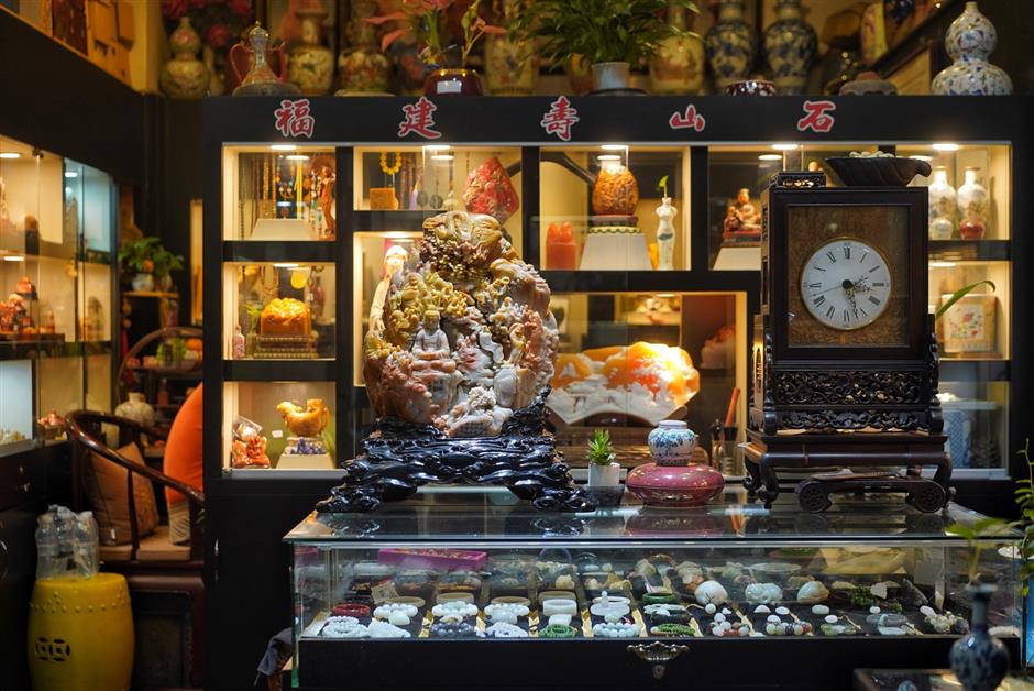 [Hai Guide] Shanghai's Huge Antique Market: Yunzhou Curio City