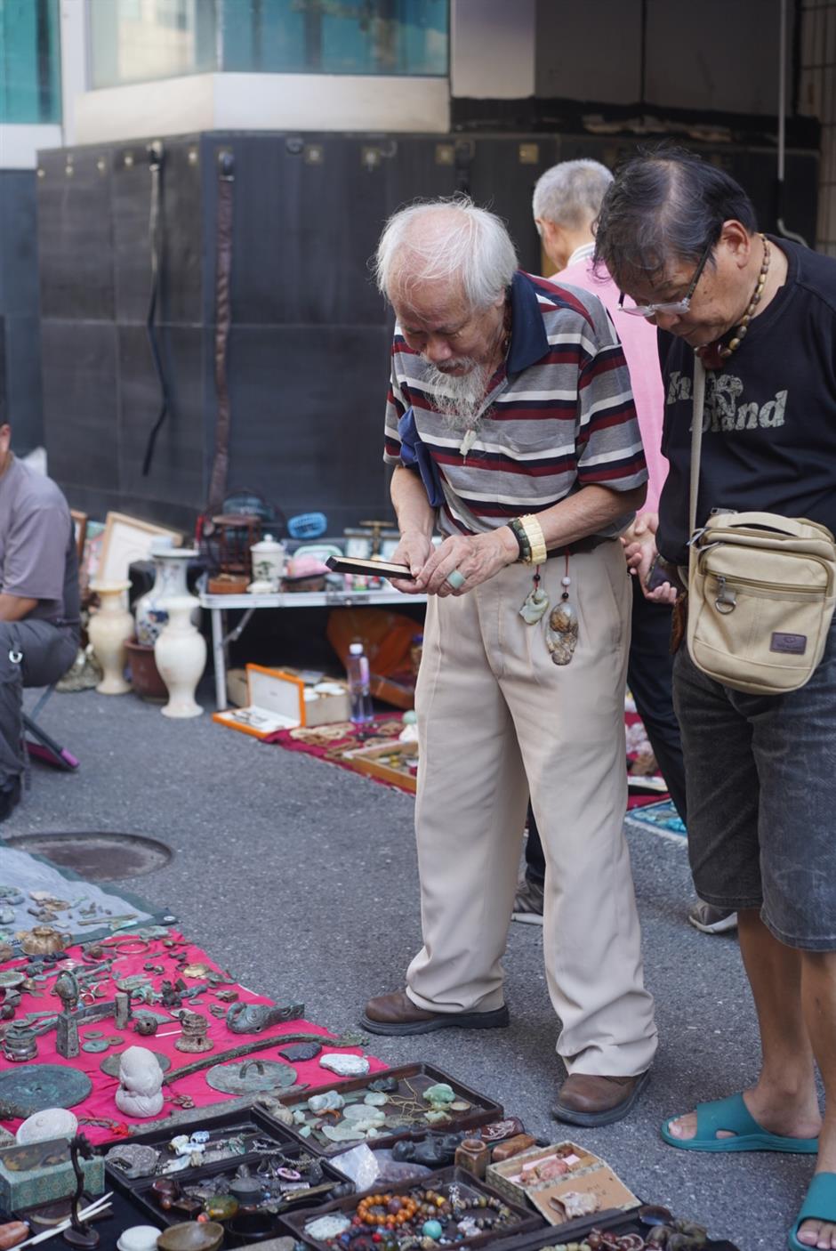[Hai Guide] Shanghai's Huge Antique Market: Yunzhou Curio City