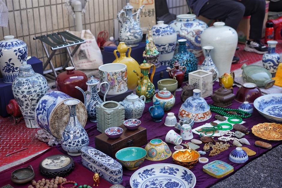 [Hai Guide] Shanghai's Huge Antique Market: Yunzhou Curio City