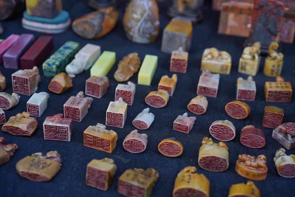 [Hai Guide] Shanghai's Huge Antique Market: Yunzhou Curio City