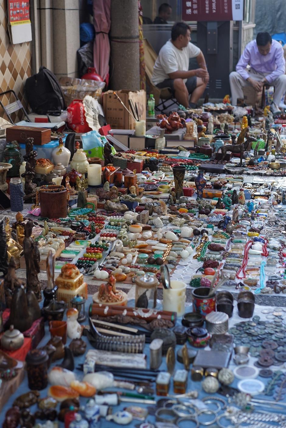 [Hai Guide] Shanghai's Huge Antique Market: Yunzhou Curio City