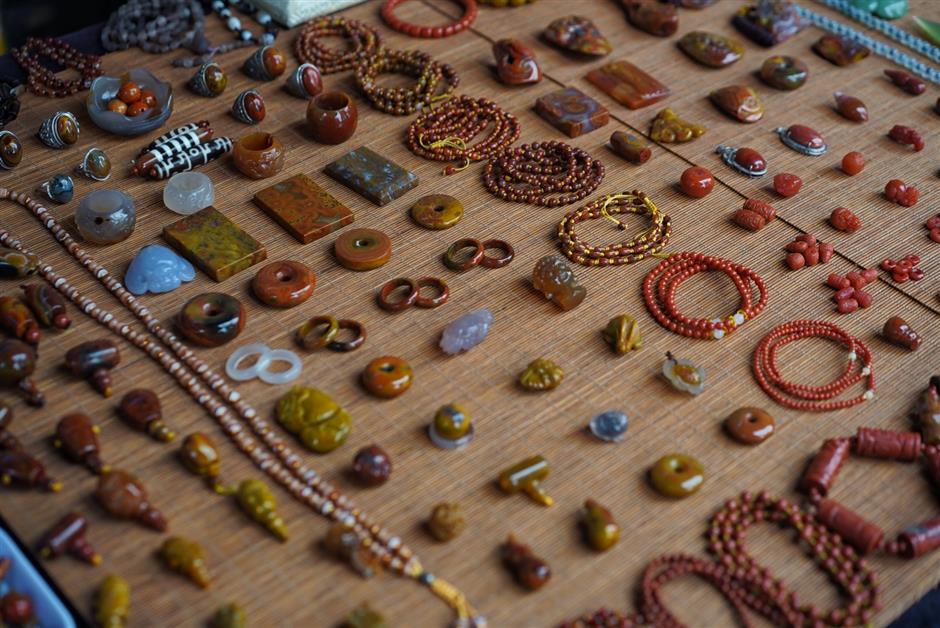 [Hai Guide] Shanghai's Huge Antique Market: Yunzhou Curio City