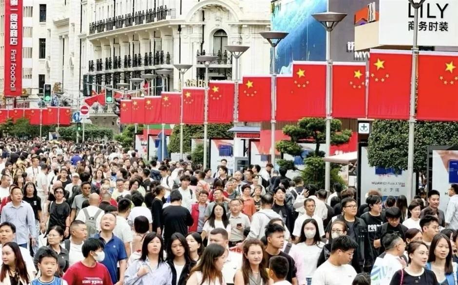 国庆假日期间,本市共接待游客2020.54万人次