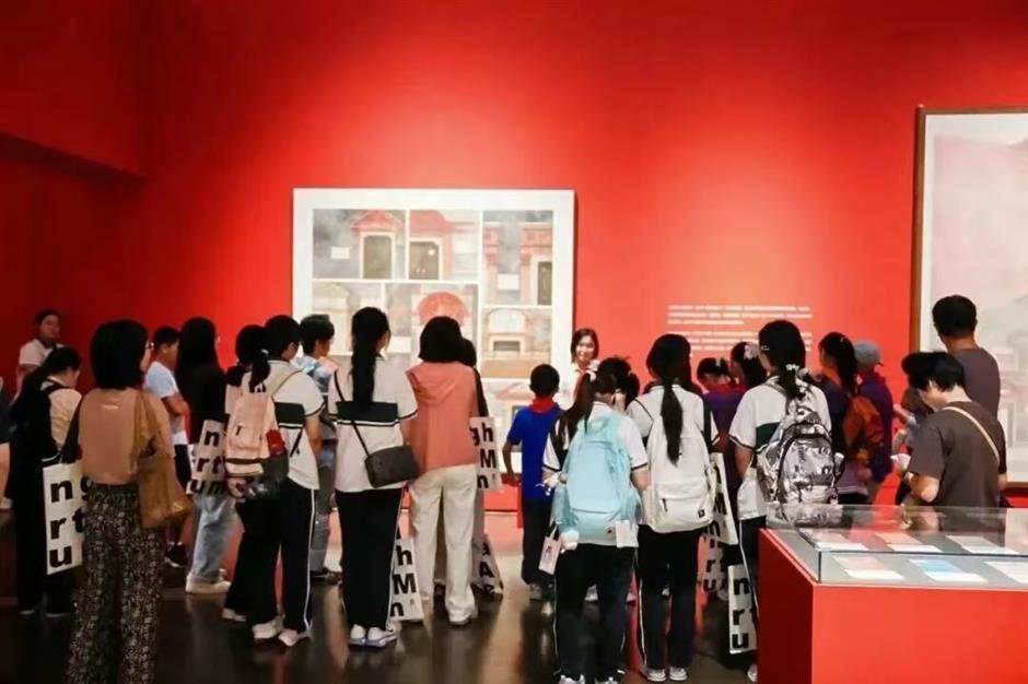 国庆假日期间,本市共接待游客2020.54万人次