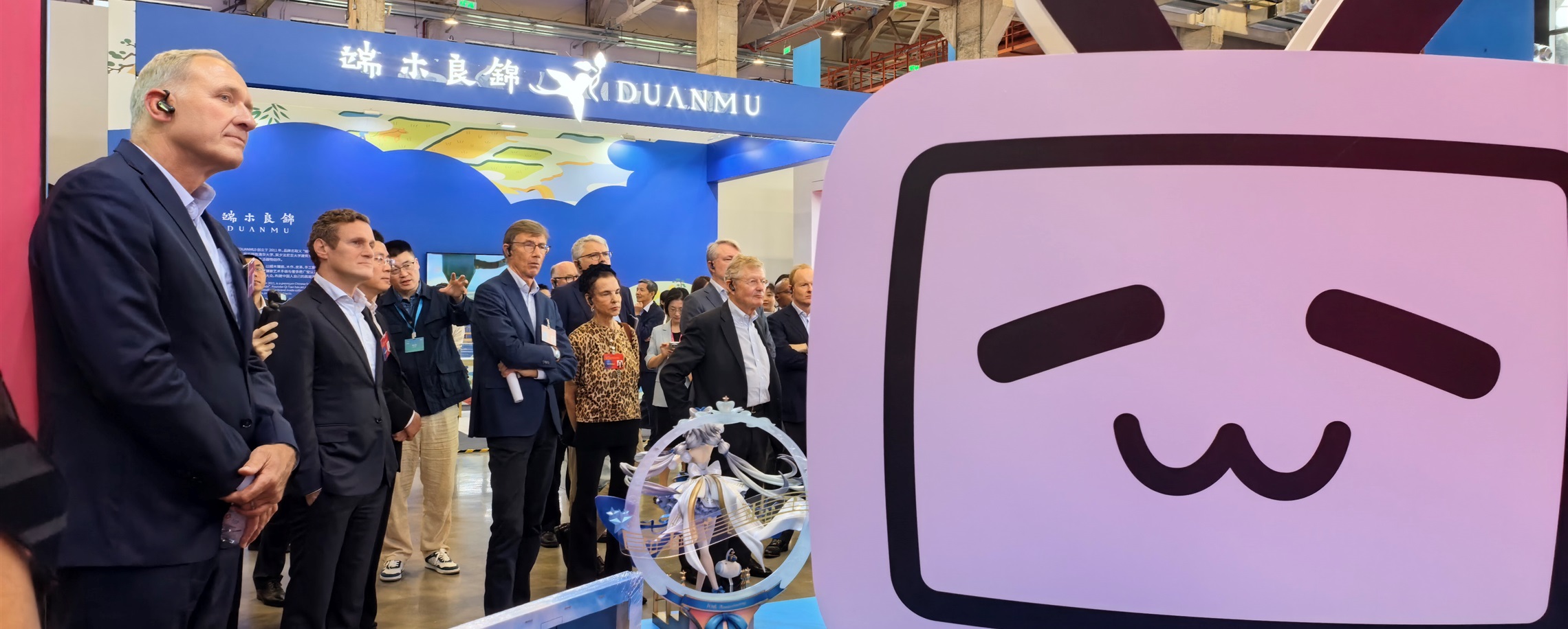 IBLAC Members Visit Fuxing Island, Get Future View of Shanghai
