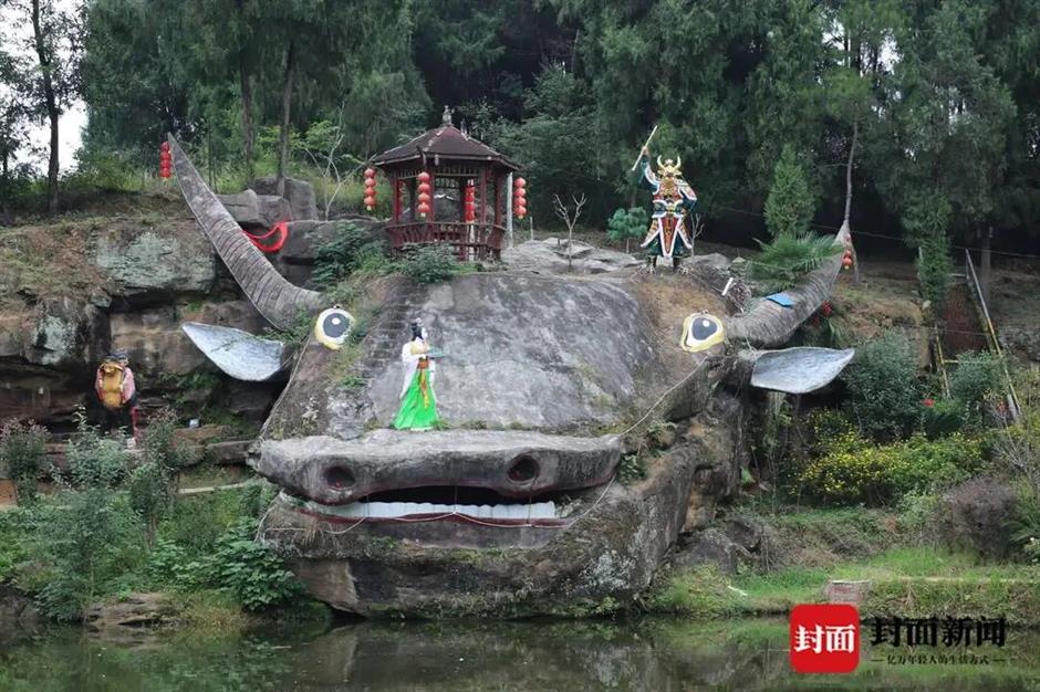 Man's Handmade 'Journey to the West' Theme Park in Sichuan Wins Over Holiday Crowds