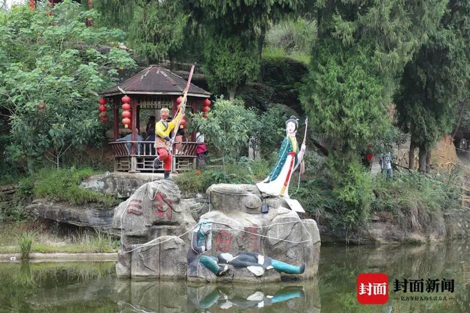 Man's Handmade 'Journey to the West' Theme Park in Sichuan Wins Over Holiday Crowds