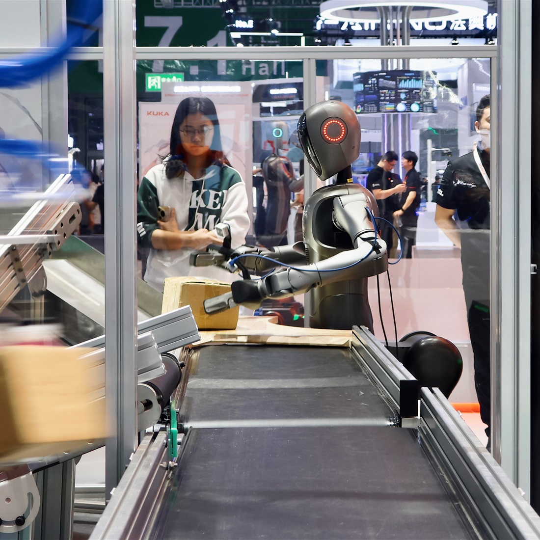 Global Giants Debut AI and Localized Tech at CIIF 2026
