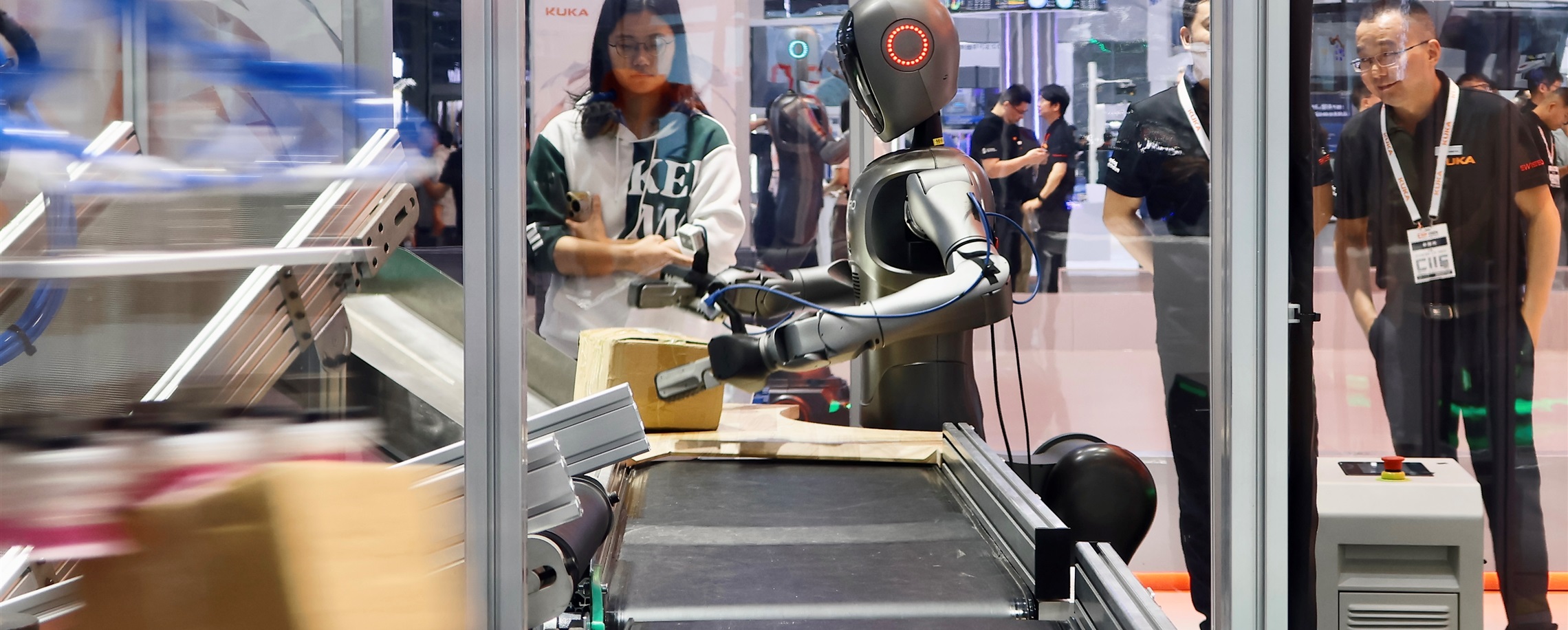 Global Giants Debut AI and Localized Tech at CIIF 2026