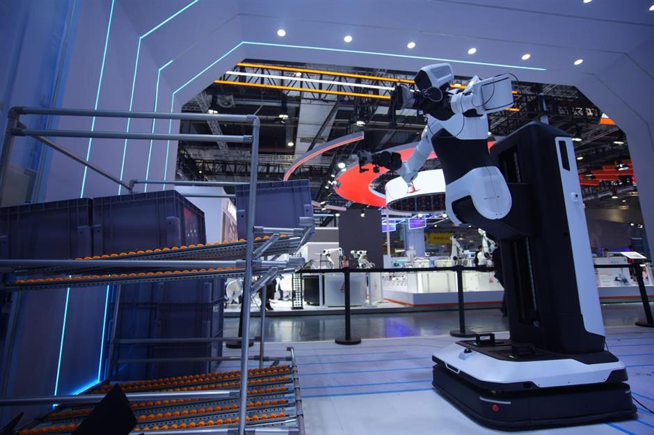 Robots, No Longer Just Dancing Gimmicks, Penetrate Factory Floors