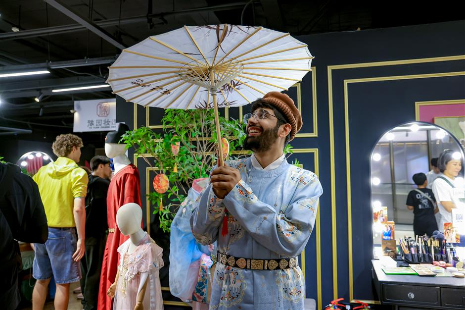 [Current Trends] What Chinamaxxing Looks Like in Shanghai's Old Town