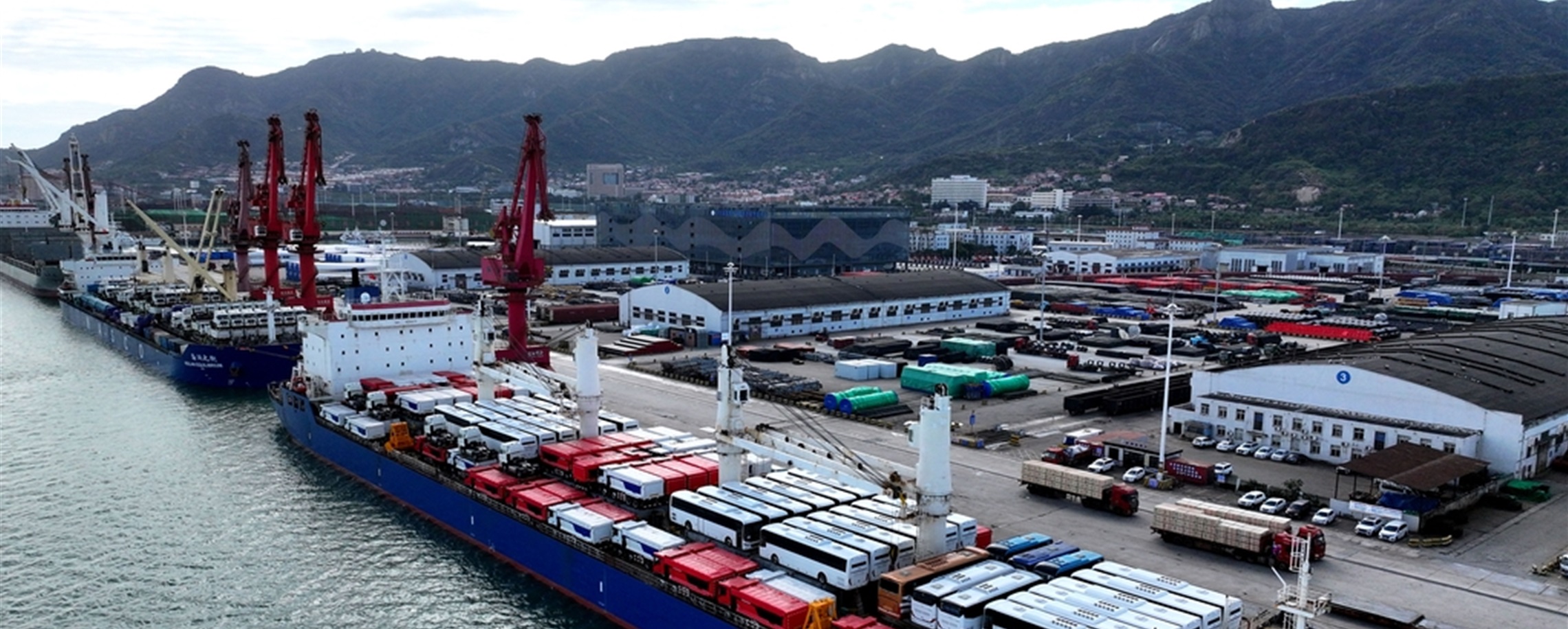 China's Q3 GDP Up 4.5% on Trade, High-Tech