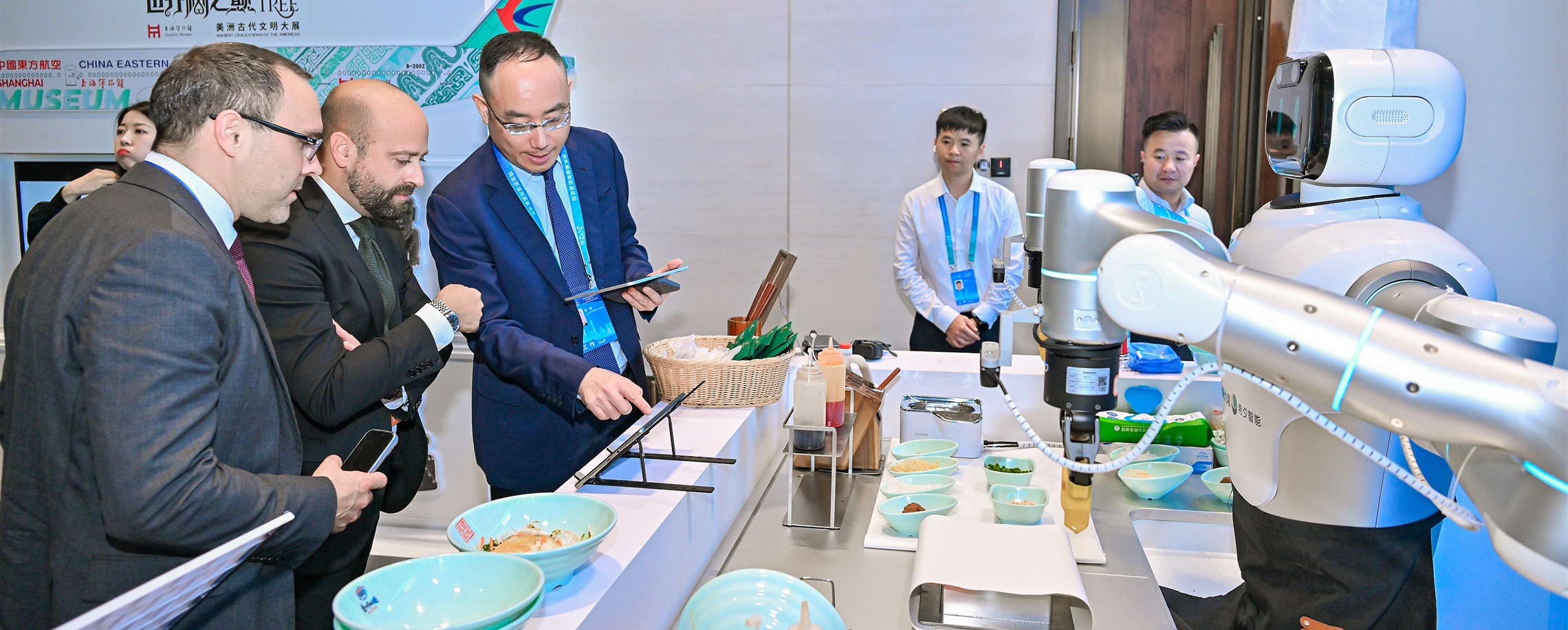 [SH Transit] Shanghai Plans Bigger Airports, Stronger Air &amp; Sea Links