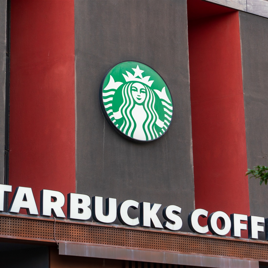 Starbucks China to Require Purchases for Seating Nationwide