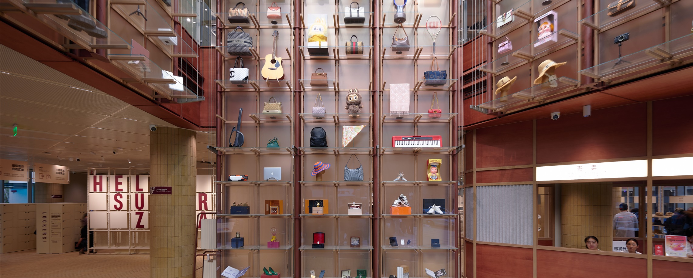 [Fashion Files] The Huge Secondhand Warehouse in Downtown Shanghai