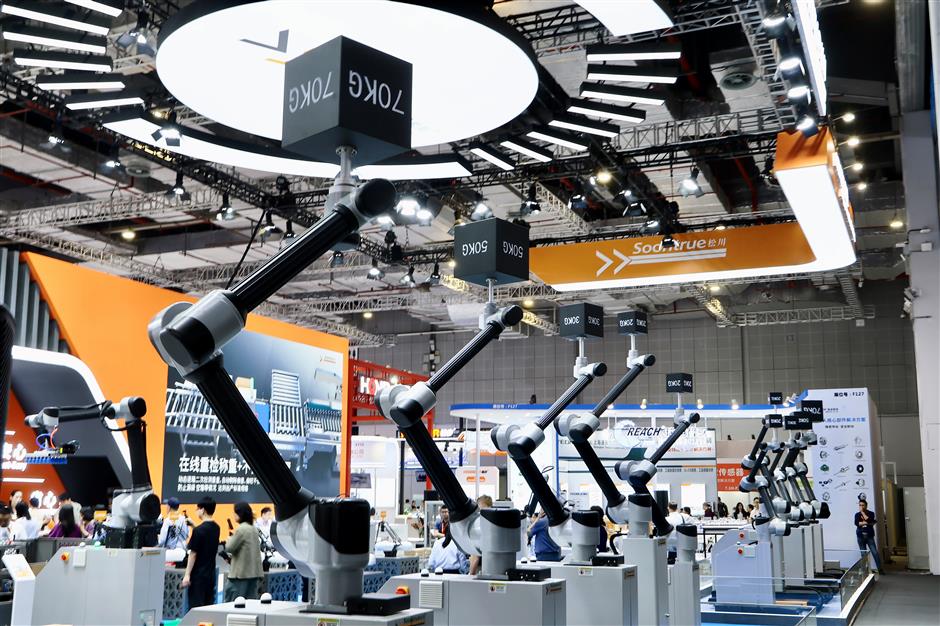 Shanghai Targets 8,000 Humanoid Robots in Factory Push by 2028