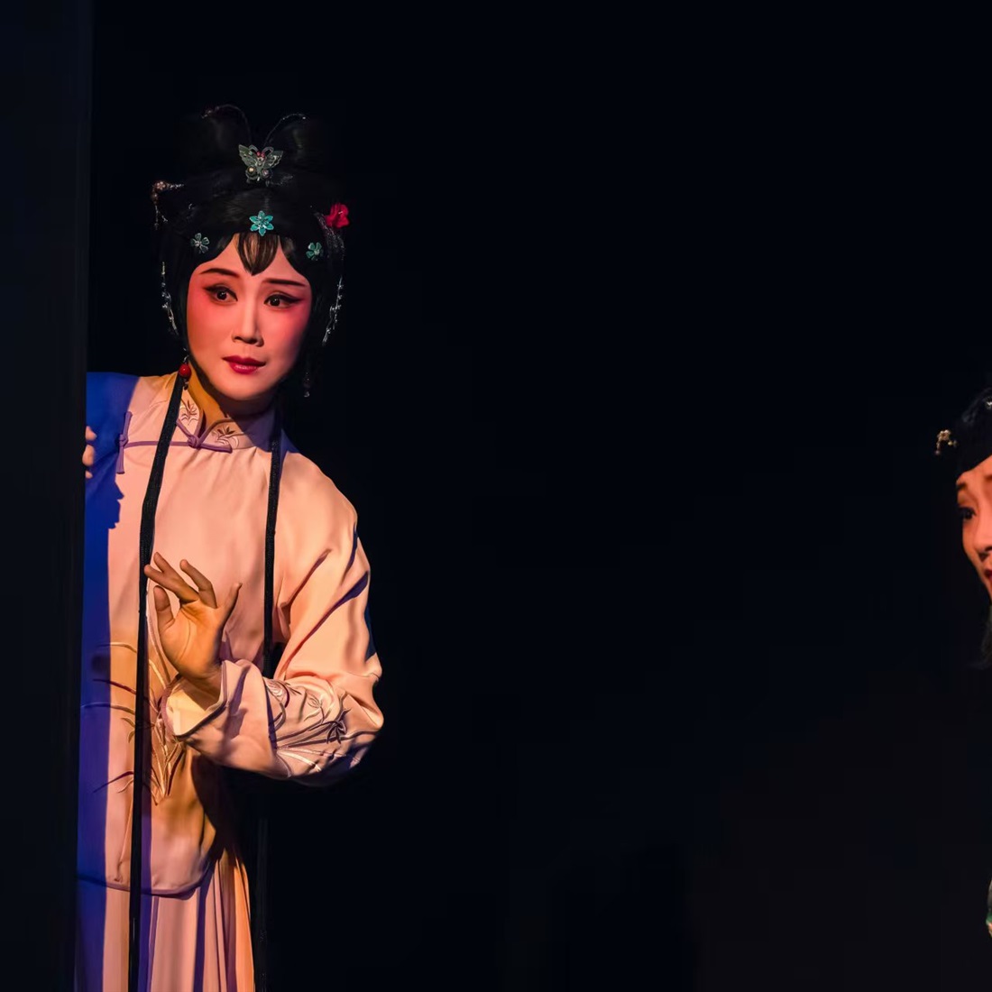 'Red Wedding Bed' Explores Modern Expression for Age-old Liyuan Opera